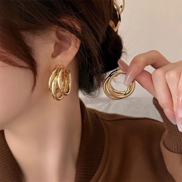 Punk Oval Hoop Earrings Metallic Geometric Ear Buckle Minimalist Style U-shaped Daily Life Earring Accessories For Women Round Piercing Jewelry Gift
